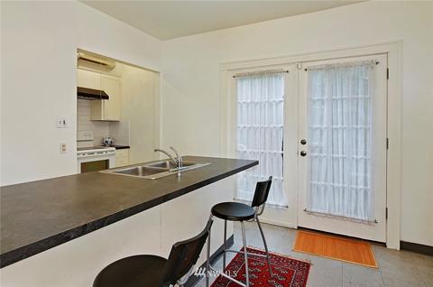 2302 E Pine St, Seattle, WA 98122 photo 8