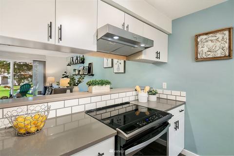1526 192nd St SE #G2, Bothell, WA 98012 photo 2