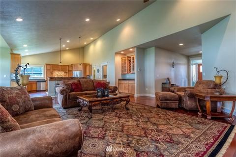 392 Eagle Crest Dr, Walla Walla, WA 99362 photo 3