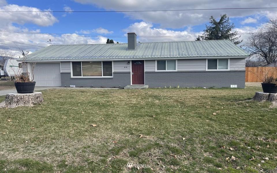 616 Skyview Dr, Omak, WA 98841 25 Photos MLS 1905981 Movoto