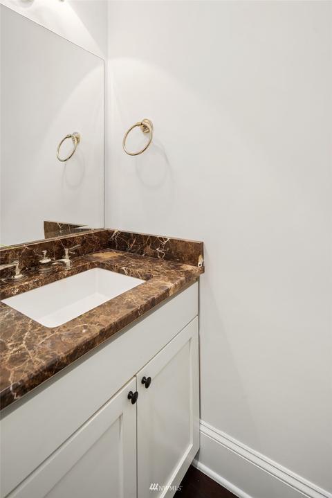 1114 Lakeview Blvd E #E, Seattle, WA 98102 photo 16
