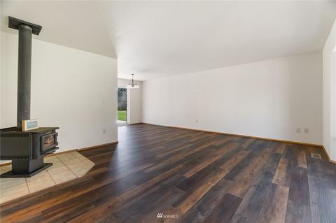 729 Tipsoo Loop S, Rainier, WA 98576 photo 6