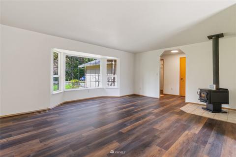 729 Tipsoo Loop S, Rainier, WA 98576 photo 8