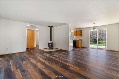 729 Tipsoo Loop S, Rainier, WA 98576 photo 7