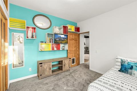 950 86th St N, Seattle, WA 98103 photo 17