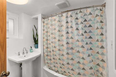 950 86th St N, Seattle, WA 98103 photo 30