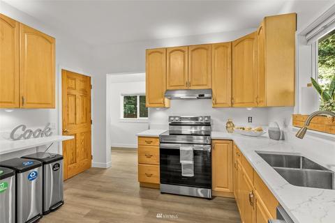 950 86th St N, Seattle, WA 98103 photo 10