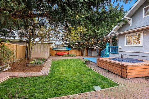 950 86th St N, Seattle, WA 98103 photo 5