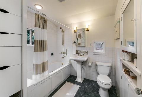112 N 40th St, Seattle, WA 98103 photo 25