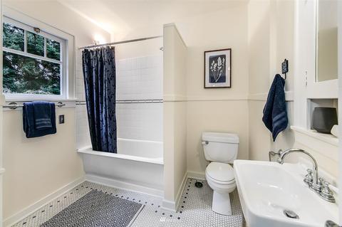 112 N 40th St, Seattle, WA 98103 photo 17