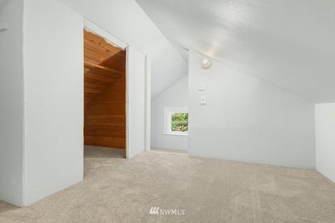 4674 Eastern Ave N, Seattle, WA 98103 photo 28