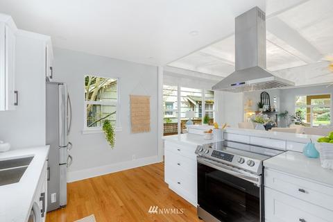 4674 Eastern Ave N, Seattle, WA 98103 photo 17