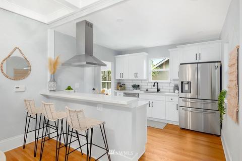 4674 Eastern Ave N, Seattle, WA 98103 photo 11