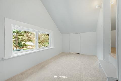 4674 Eastern Ave N, Seattle, WA 98103 photo 29