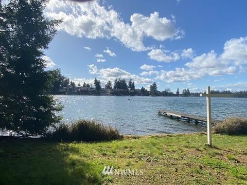 2520 214th Ave E, Lake Tapps, WA 98391
