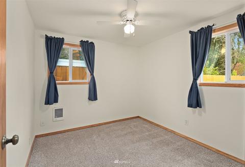 1027 Walnut St, Edmonds, WA 98020 photo 17