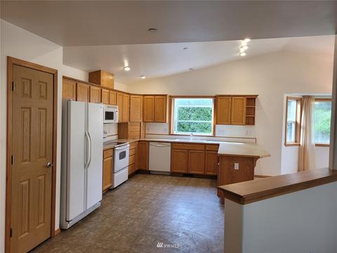 6320 Fleming St, Everett, WA 98203 photo 4