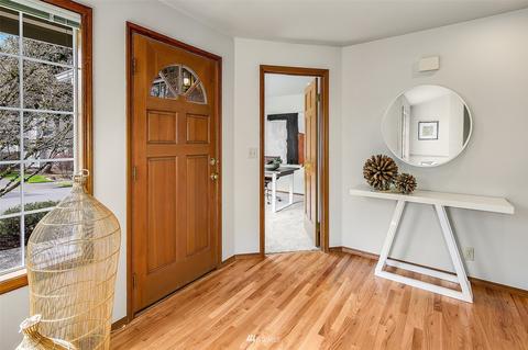 9212 NE 155th St, Bothell, WA 98011 photo 2