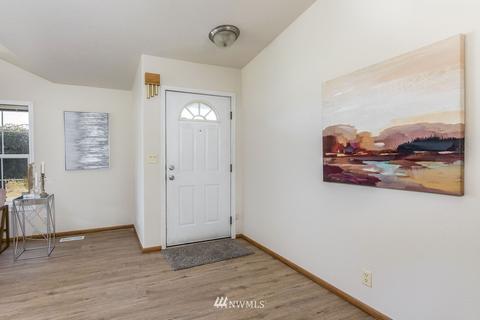 8217 207th St E, Spanaway, WA 98387 photo 3