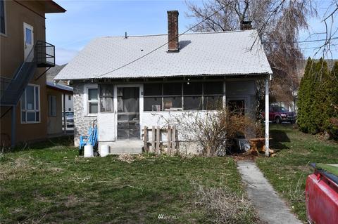 214 E Chelan Ave, Chelan, WA 98816 photo 2
