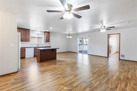 725 206th St E, Spanaway, WA 98387 photo 8