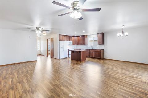 725 206th St E, Spanaway, WA 98387 photo 6