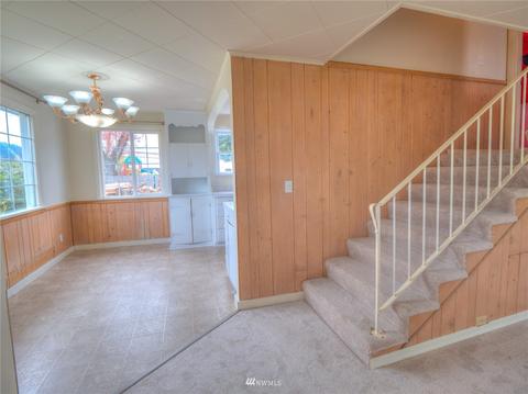 2070 Roosevelt Ave, Enumclaw, WA 98022 photo 5