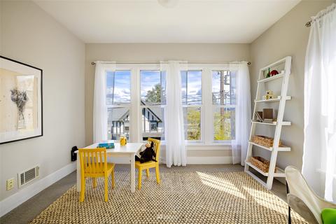 2736 Broadway E, Seattle, WA 98102 photo 23