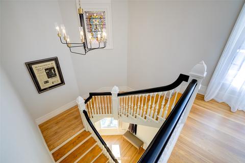 2736 Broadway E, Seattle, WA 98102 photo 14