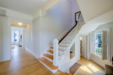 2736 Broadway E, Seattle, WA 98102 photo 3