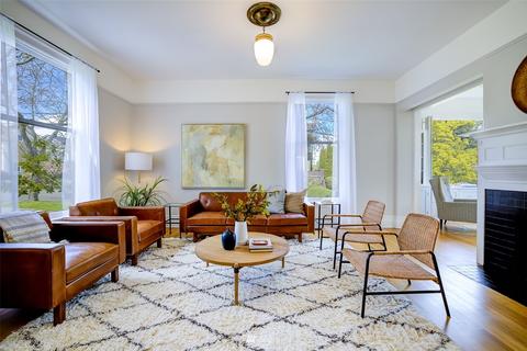 2736 Broadway E, Seattle, WA 98102 photo 5