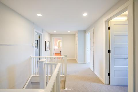 2736 Broadway E, Seattle, WA 98102 photo 30