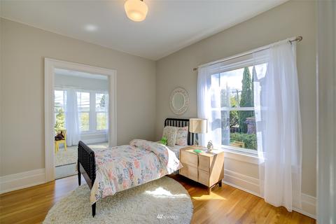 2736 Broadway E, Seattle, WA 98102 photo 24