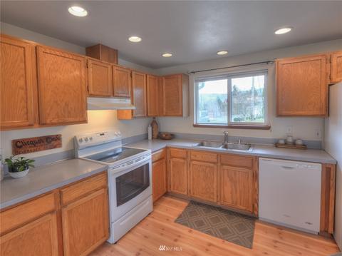 3404 Mchugh Pl, Enumclaw, WA 98022 photo 5