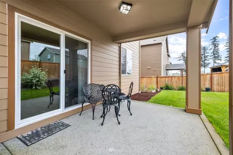 977 Petersen Dr E, Enumclaw, WA 98022 photo 3