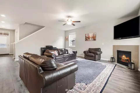 977 Petersen Dr E, Enumclaw, WA 98022 photo 13