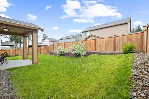 977 Petersen Dr E, Enumclaw, WA 98022 photo 2