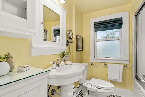 7527 20th Ave NE, Seattle, WA 98115 photo 24