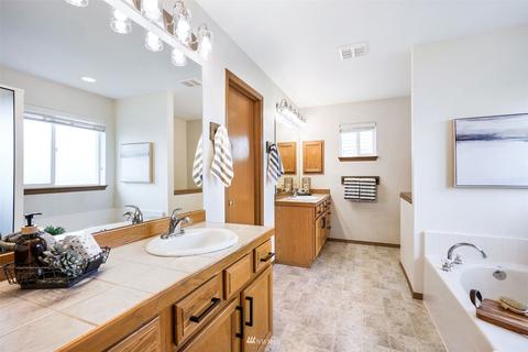 15505 38th Dr SE, Bothell, WA 98012 photo 10