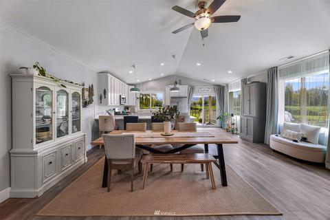 539 E 3rd St, Sumas, WA 98295 photo 9