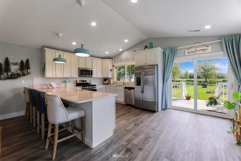 539 E 3rd St, Sumas, WA 98295 photo 12