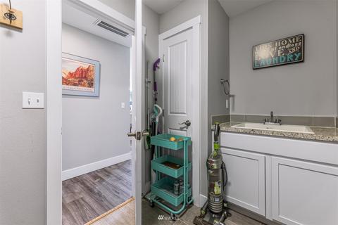 539 E 3rd St, Sumas, WA 98295 photo 31