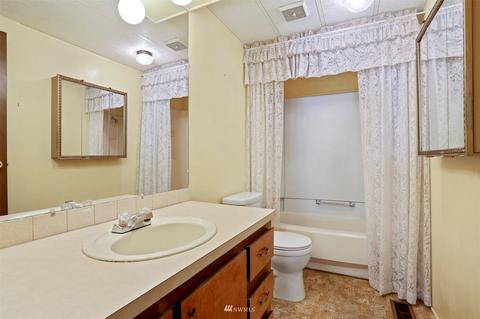 23627 Lake Dr E, Bothell, WA 98021 photo 20