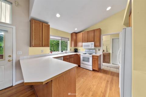 1882 Lois Ln, Enumclaw, WA 98022 photo 9