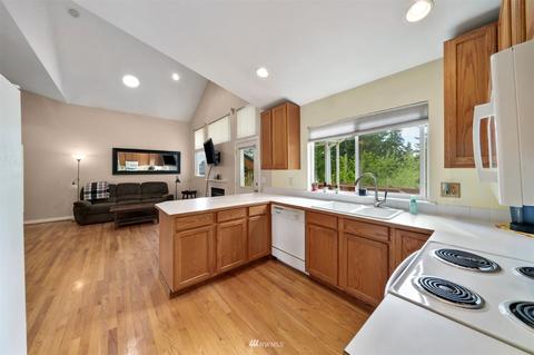 1882 Lois Ln, Enumclaw, WA 98022 photo 10