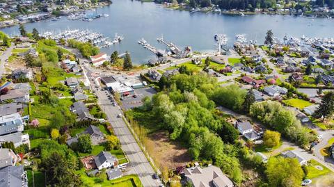 8069 Stinson Ave, Gig Harbor, WA 98332