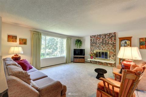 10817 152nd St, Bothell, WA 98011 photo 2