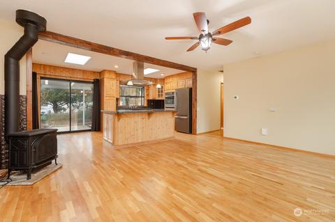2307 Beech Ave, Steilacoom, WA 98388 photo 4