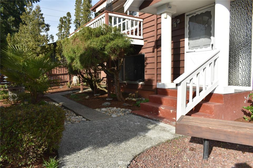  819 Sheridan Rd, Bremerton, WA 98310 photo 3