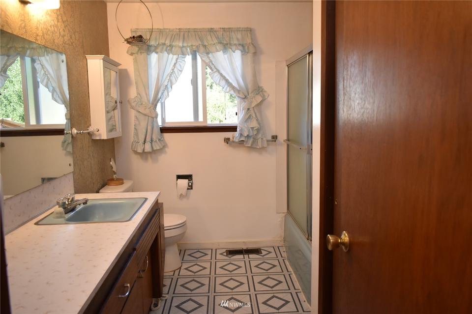  819 Sheridan Rd, Bremerton, WA 98310 photo 12